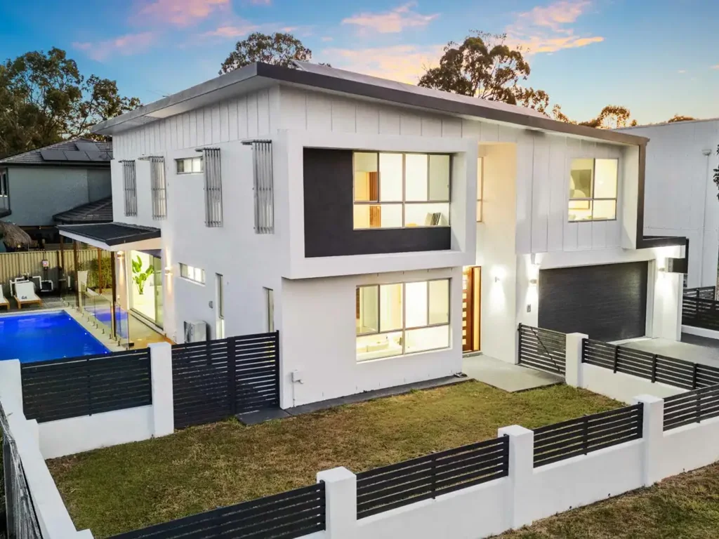 Sunnybank Hills 5Kwarto PRESTIGIOUS ENTERTAINER WITH 2 ENSUITES, POOL, OUTDOOR KITCHEN & SUNNYBANK HILLS STATE SCHOOL CATCHMENT