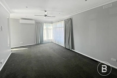 19 Harbour Drive, Sebastopol, VIC 3356, 3 slaapkamers, 1 badkamers, House