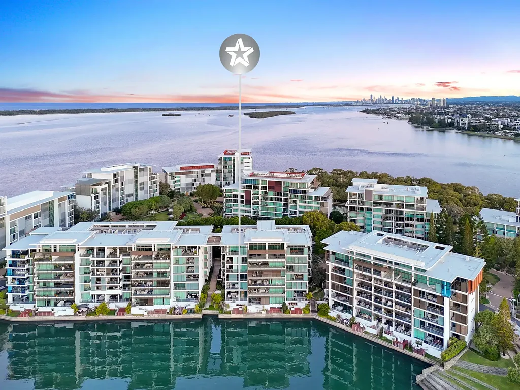 Paradise Point 3房  Prized Corner Position - Northerly Aspect - Side by Side Parking - Ground Floor Convenience