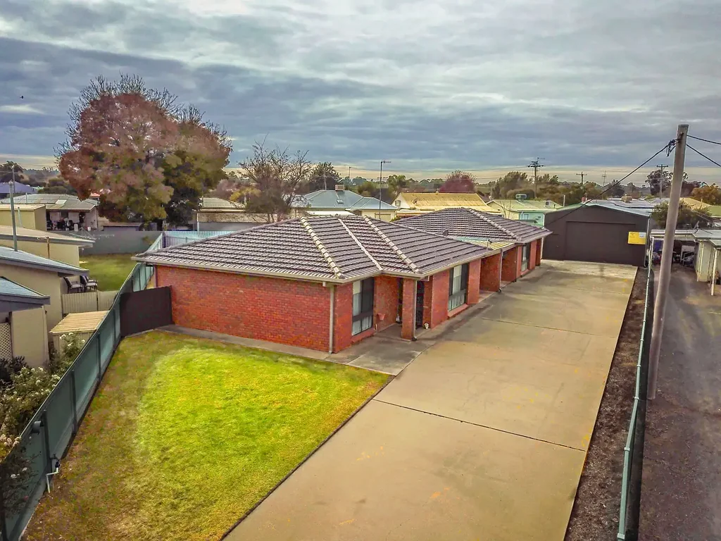 295A / 295B Noyes Street, Deniliquin, NSW 2710