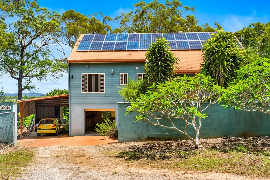 Russell Island 3房 滨水生活，潜力无限 Waterfront Living with Endless Potential