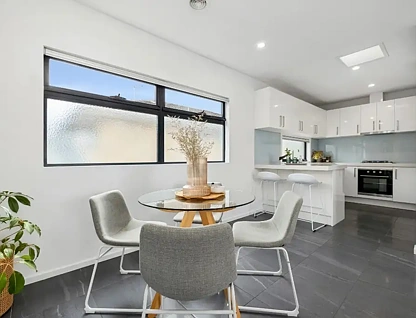2/4 Kimbarra Street, Clayton South, South East Melbourne, 2 rūma, 2 rūma horoi, Townhouse