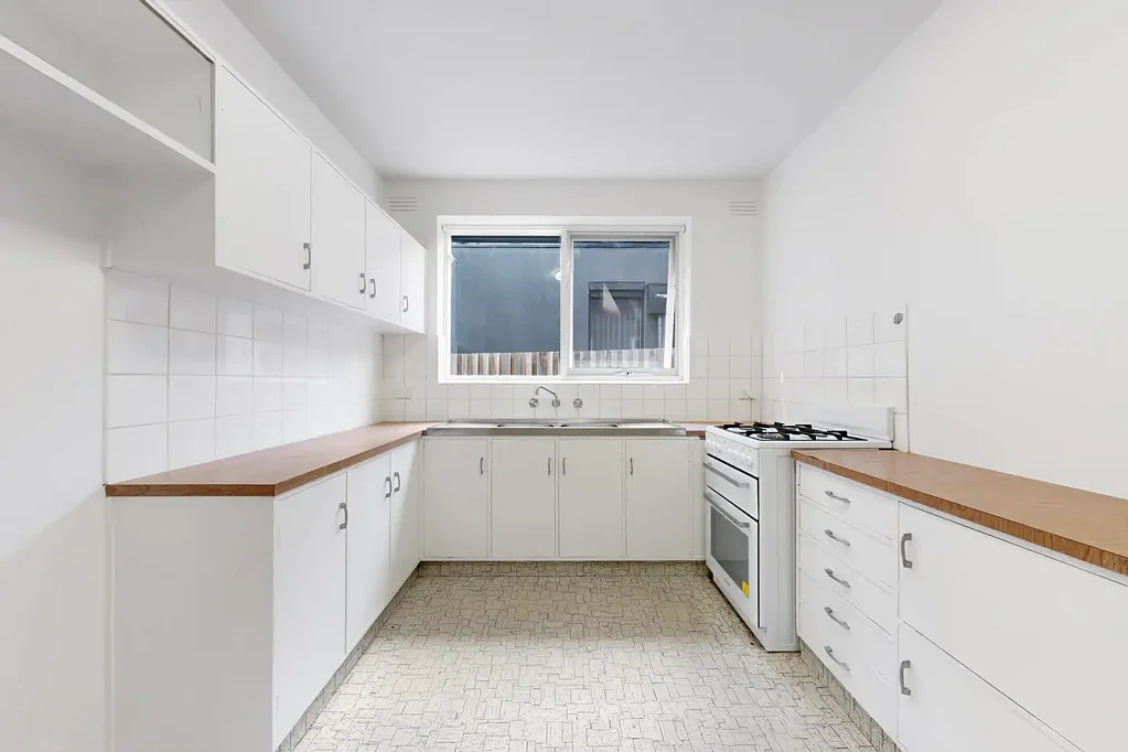 Centrally Located Spacious Apartment