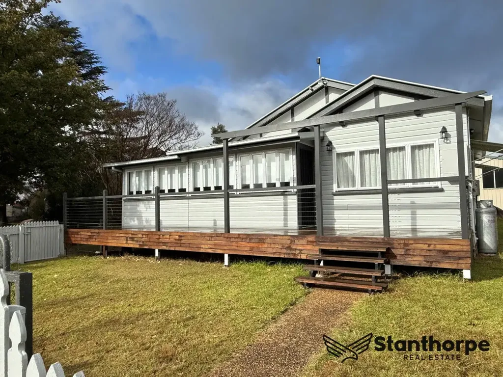 Stanthorpe 3 Bedroom Space, Comfort and Convenience, Spacious 3 Bedroom Home with Entertainer’s Deck on an impressive 1,846m2 Block
