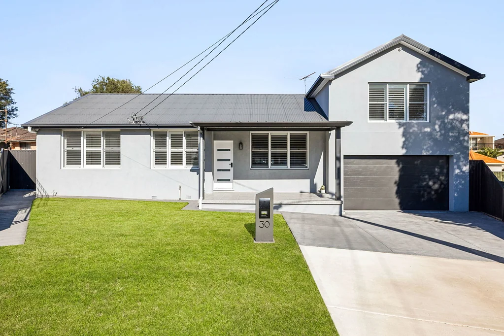 Beverly Hills 4 Slaapkamer Immaculate Family Home in a Parkside Setting