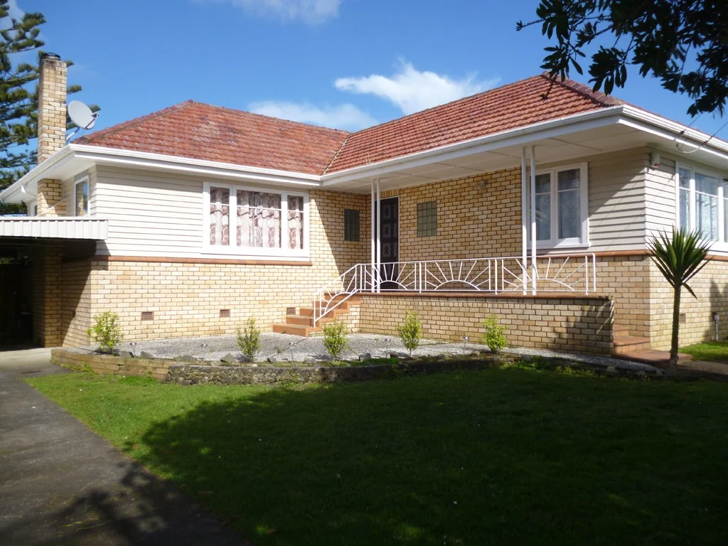 Lovely Spacious Home 3 Bedroom with seperate 2 bedroom