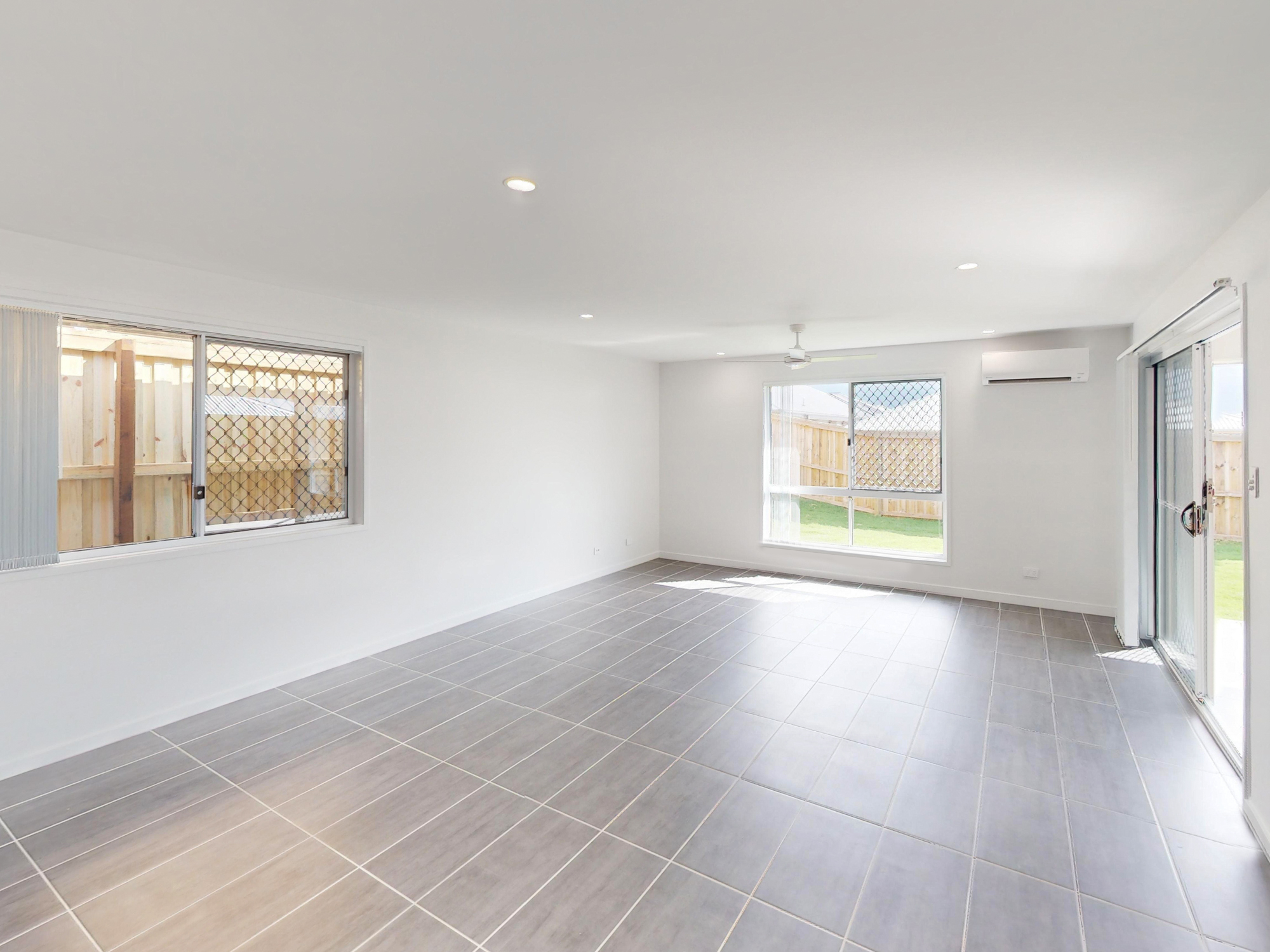 13 THORPE ST, WHITE ROCK QLD 4306, 0 habitaciones, 0 baños, House