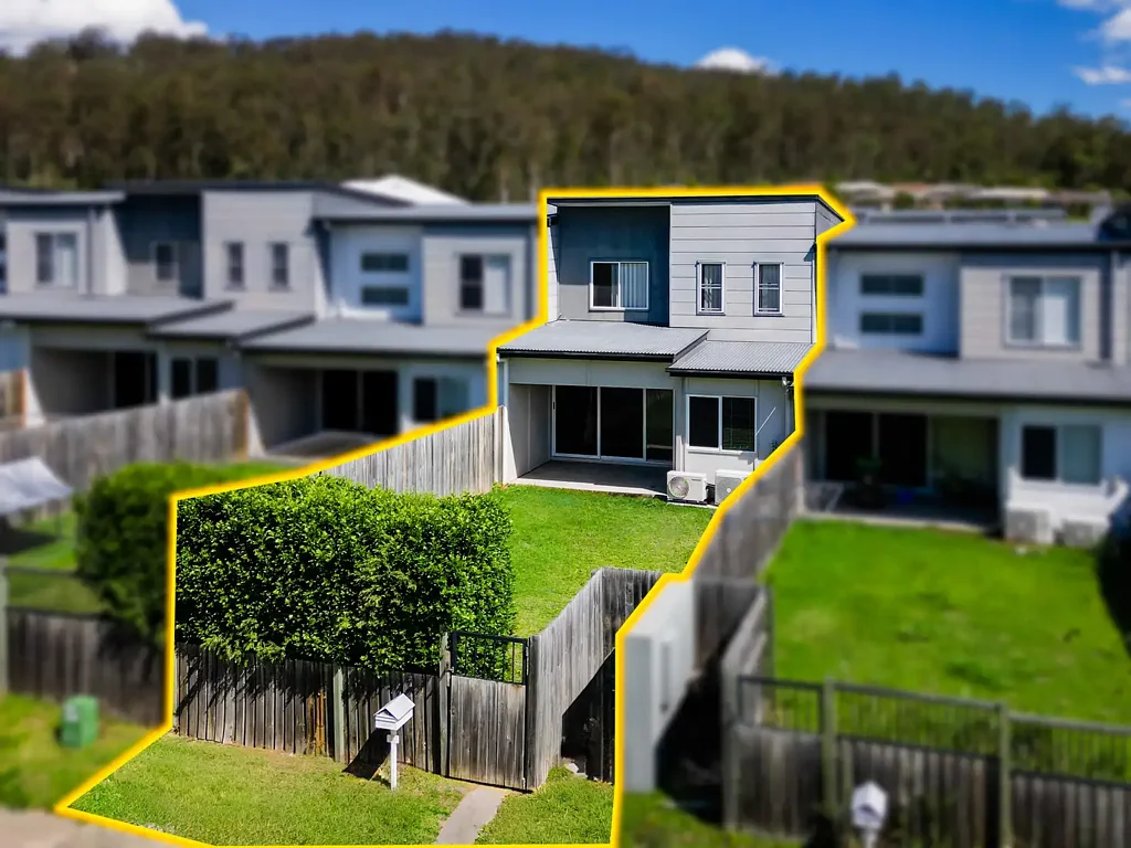 Redbank Plains 3房 低维护永久产权 联排别墅设计 现代厨房石材台面 开放式生活区 双车位封闭车库 家庭友好区域 Neat Terrace Home - Perfect for First Homebuyers or Investors