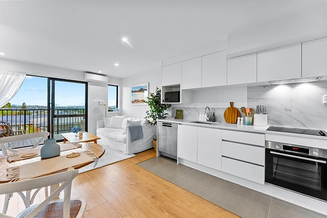 103/318 Wairau Road, Glenfield, North Shore City