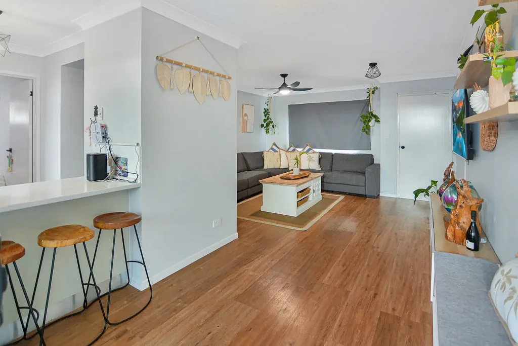 Yandina 2Zimmer ***  EXCEPTIONAL VALUE & WALK TO SHOPS, RESTAURANTS, VILLAGE CENTRE & MUCH MUCH MORE!!  ***