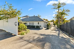 55 Premier Avenue, Point Chevalier