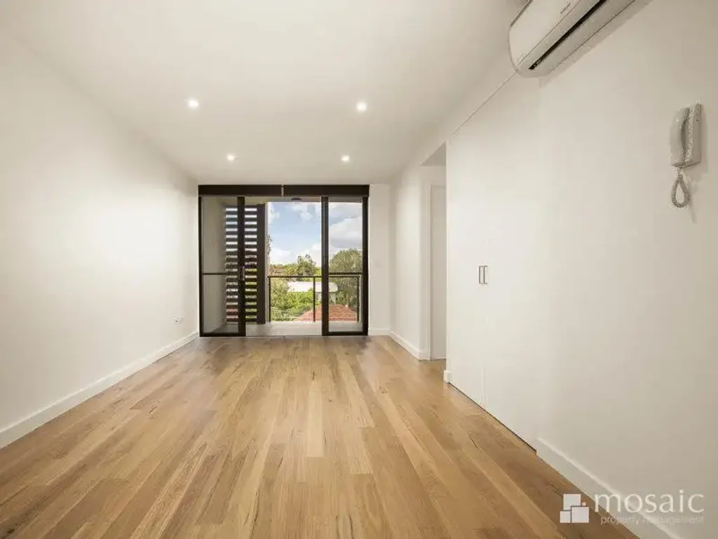 Stunning Boutique Apartment in the heart of Windsor!