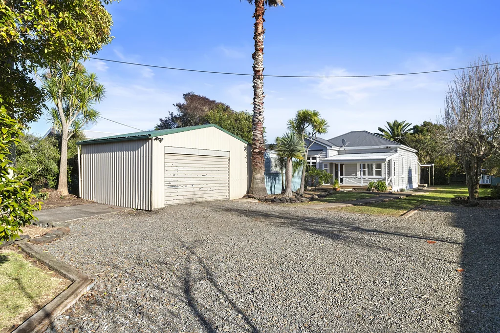 Waiuku 3બેડરૂમ Timeless character in a peaceful setting