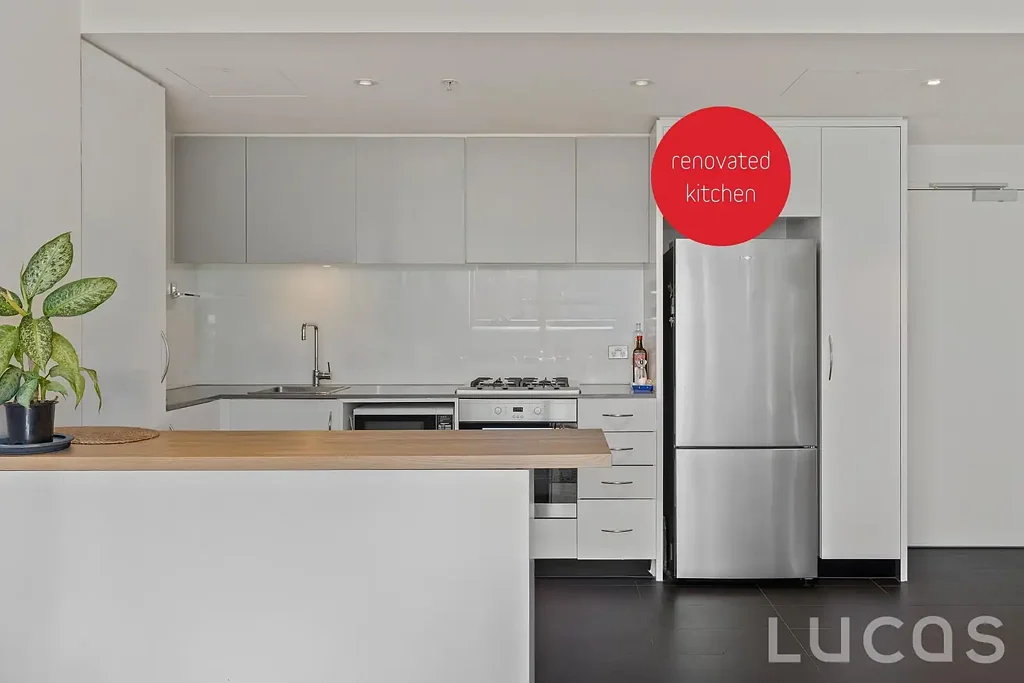 Docklands 2 Bedroom RENOVATED SMART, FUNCTIONAL, AND STYLISH TWO-BEDDER AT 888 COLLINS