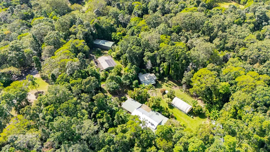 Speewah 7房  EXCEPTIONAL MULTI-DWELLING ACREAGE BETWEEN MAREEBA AND CAIRNS