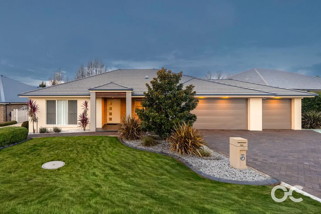 Orange 4房  Sun-Drenched Living, Immaculate Presentation, and Space for Every Toy & Project