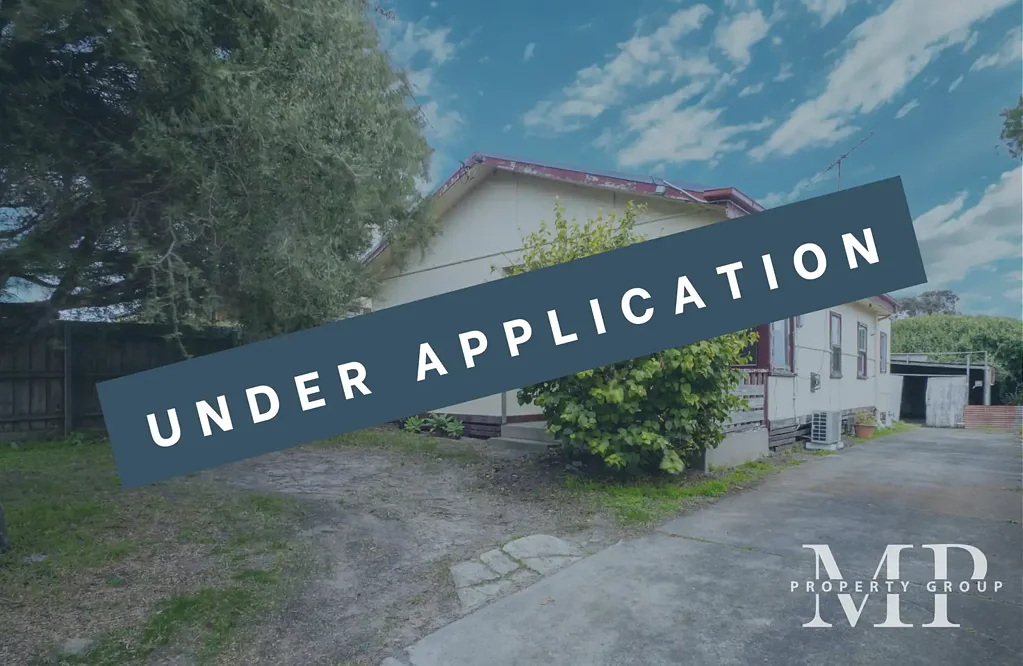 UNDER APPLICATION!!!  700m from the beach!