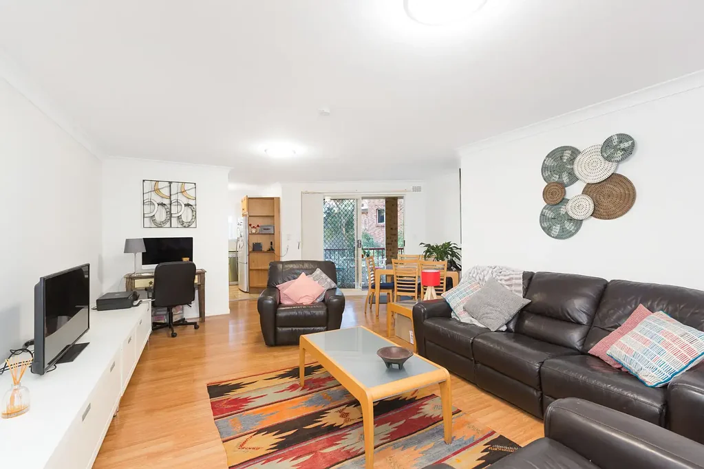 Spacious Two Bedroom Unit