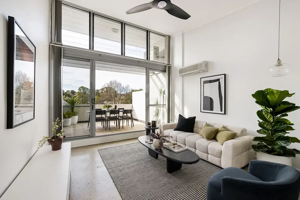 Camperdown 2Moenga Light-filled retreat in ultra-convenient locale