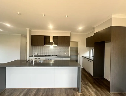 33 Santorini Parade, Berwick, VIC 3806, 6房, 4浴, House