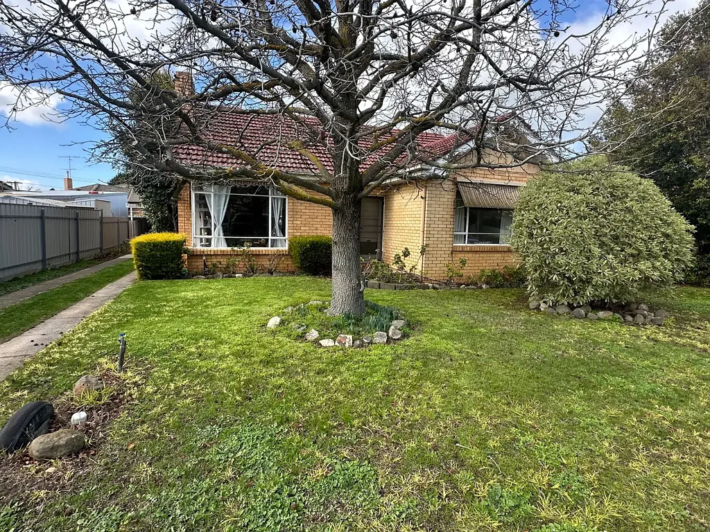 Ararat 3 Bedroom Classic 1960's Style Home