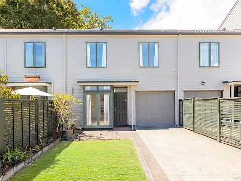 New Lynn 3房  Modern Urban Living in a Prime Location!