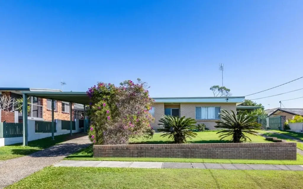 Southport 6房  DA Approved Development Opportunity – 4 Townhouses | Returning $950 Per Week
