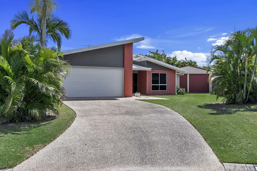 Burrum Heads 4બેડરૂમ The Complete Package – Elegant & Spacious Lowset Home with Huge Shed & Side Access on 1,047m²