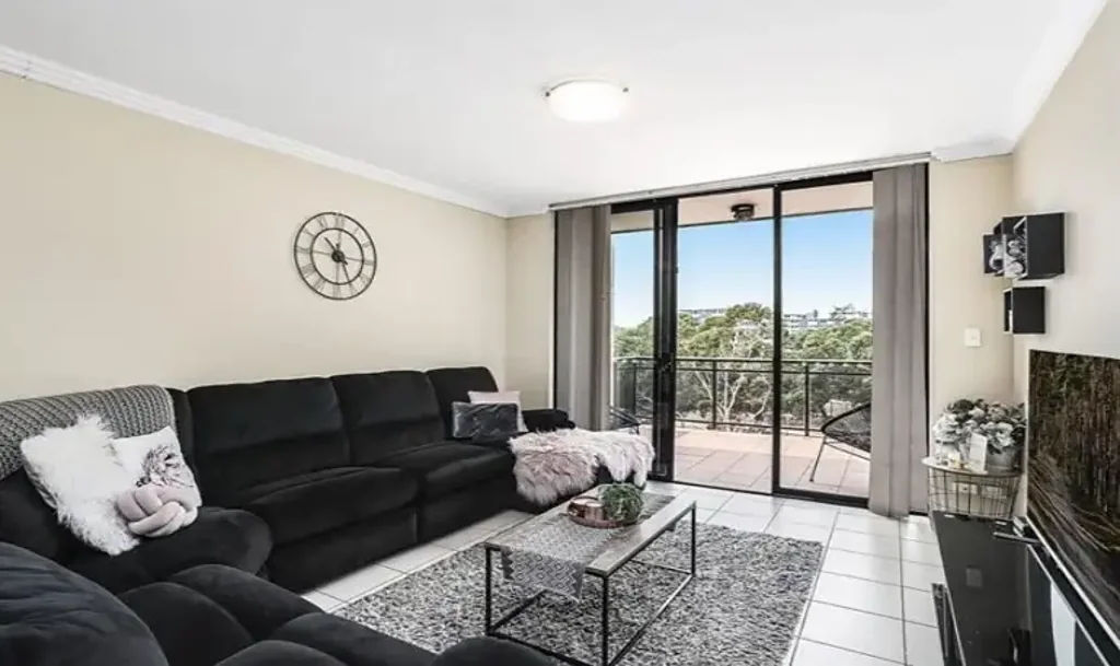 Superbly central positioned two bedroom apartment available now