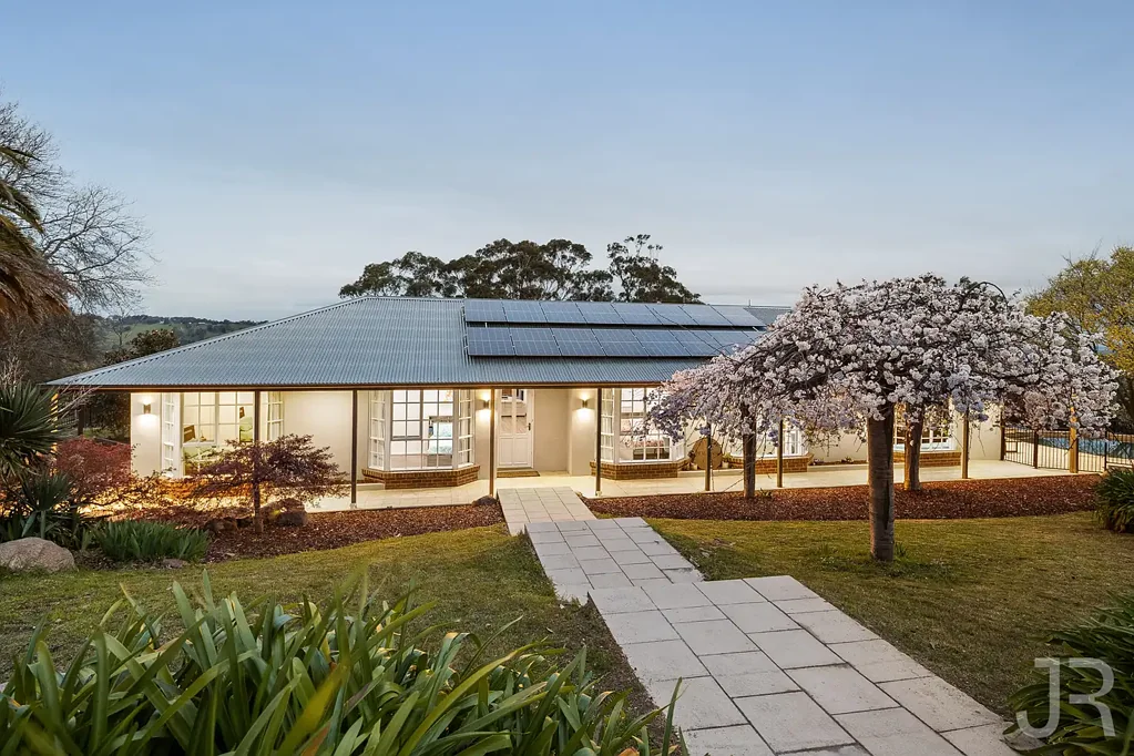 Beaconsfield Upper 6房 宽敞开放空间 地暖独立卫浴 四方壮丽景色 20acre宁静角落 乙烯基地板 SMEG岛台厨房 马术设施齐全 笑翠鸟袋鼠相伴 乡村生活典范 "Blue Ridge"