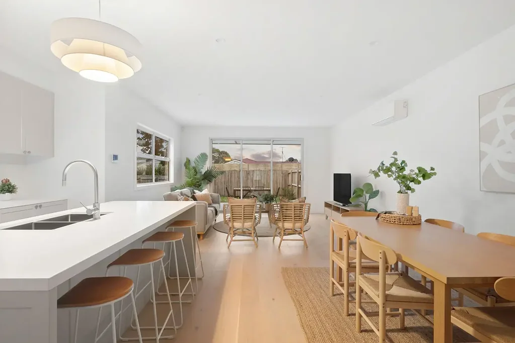 Ocean Grove 4ห้องนอน Brand New Designer Living in Quiet Coastal Court