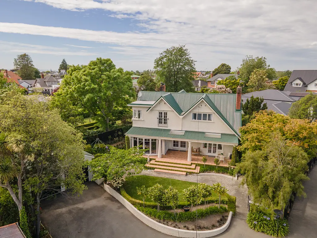 Highfield 4房  Branscombe Beauty with Space and Flexibility