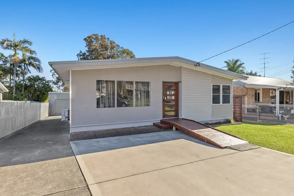 Summerland Point 3침실 Renovated Home with Incredible Workshop & Endless Potential