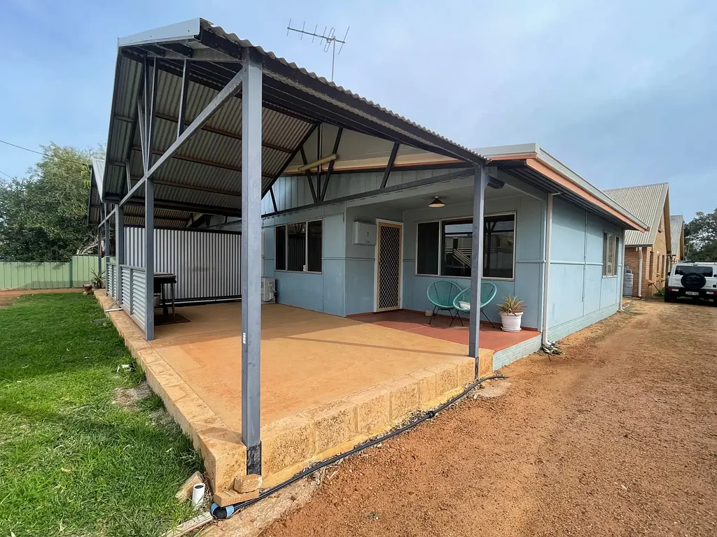 Front Duplex Gem - Low Maintenance & All-Inclusive Rent!