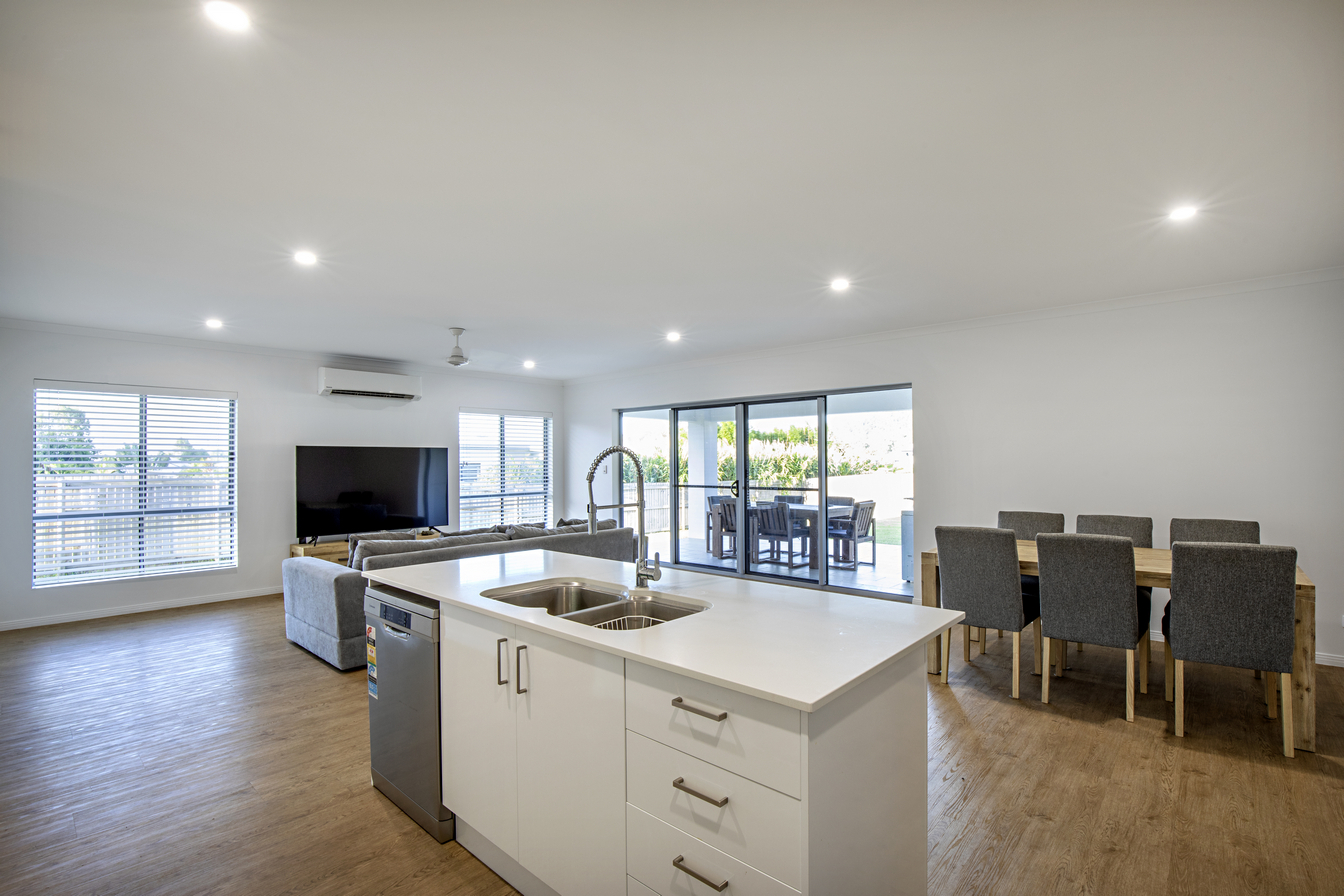 17 PARKER RD, CANNONVALE QLD 4802, 0 Bedrooms, 0 Bathrooms, House