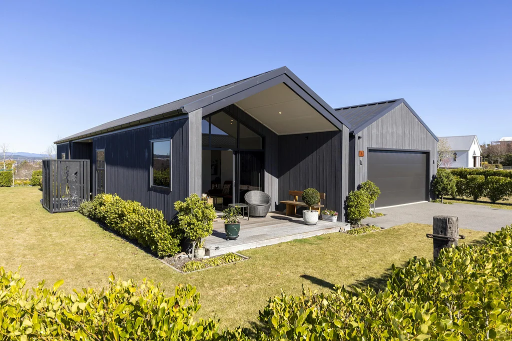 Rangatira Park 2 Bedroom Stylish living meets scenic surrounds