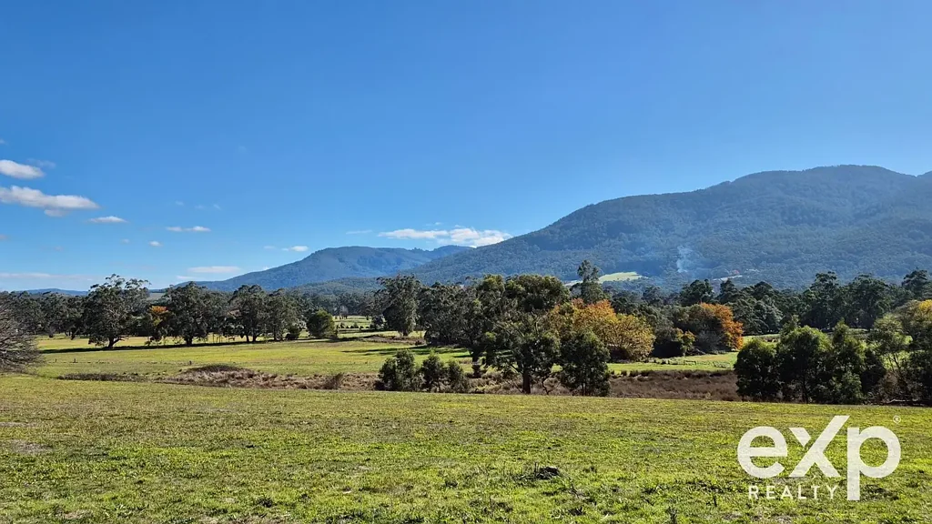 Wesburn Rare and Beautiful Lifestyle Acreage