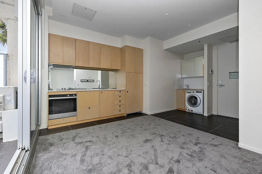 Comfortable & Convenient 1-Bedroom Living in Sought-After Walkerville