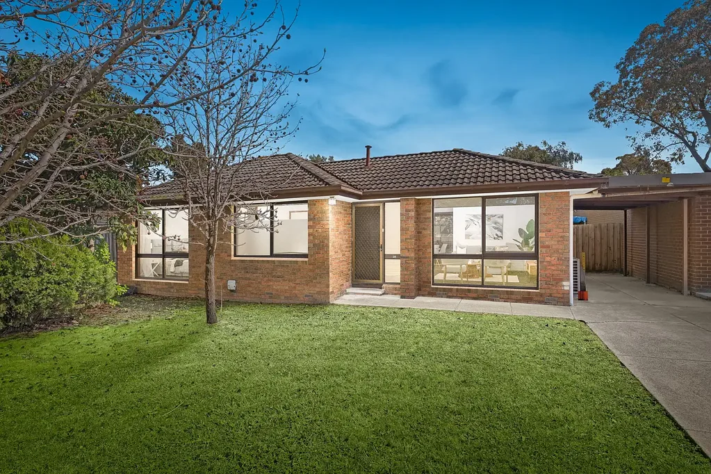 Mill Park 3房 坚固砖房，单层设计，超大后院 Solid Brick, Single Level, Big Backyard