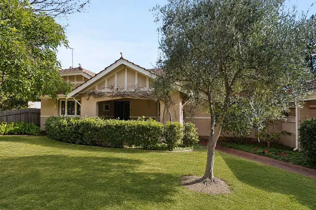 Nedlands 4房  Art Deco Charm, Family Space & Established Gardens