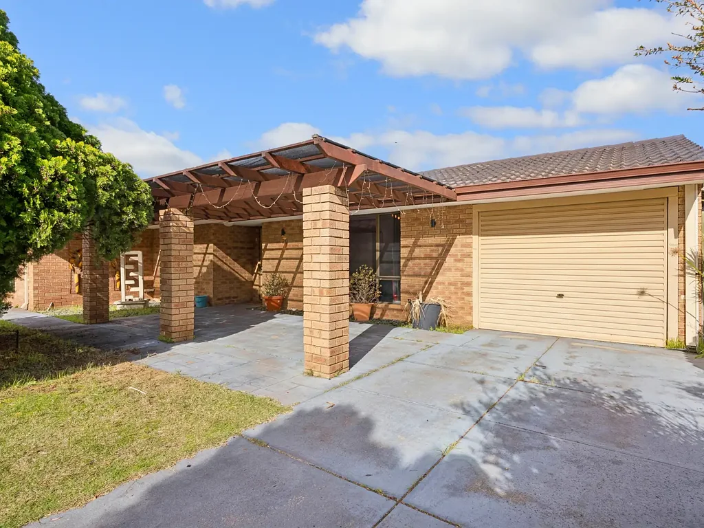 Marangaroo 4침실 Leased Until 2027 | 680sqm R20/60 Zoned Block