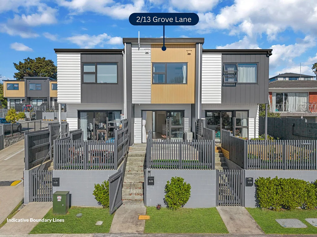 Pakuranga Heights 2 Bedroom Modern Freehold Living in Pakuranga Heights