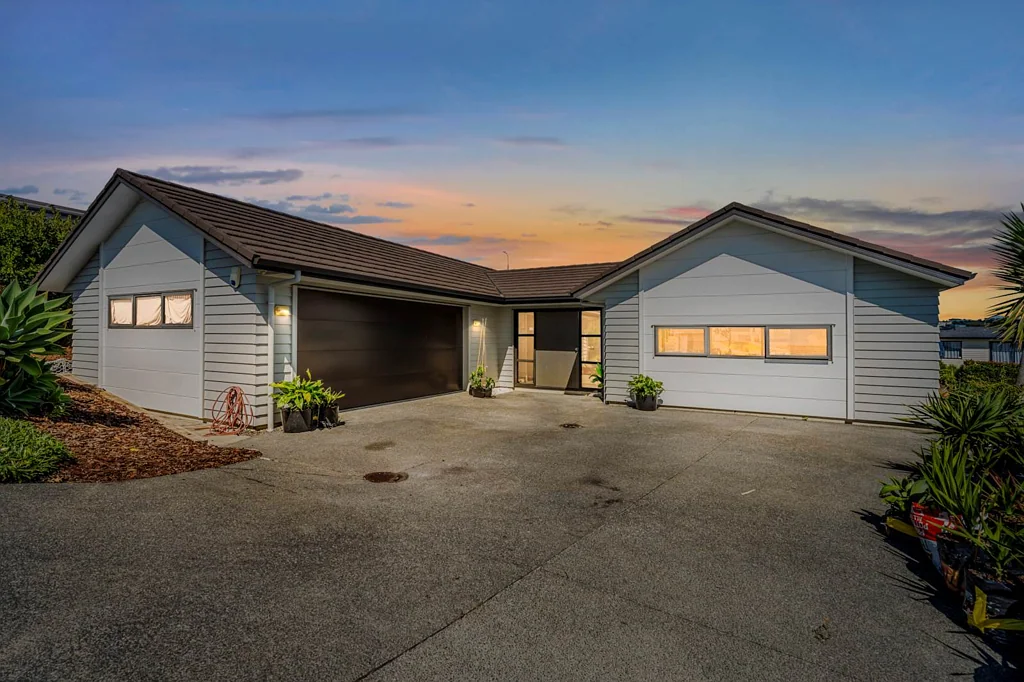 85 Pinecrest Drive, Gulf Harbour, Rodney, Auckland
