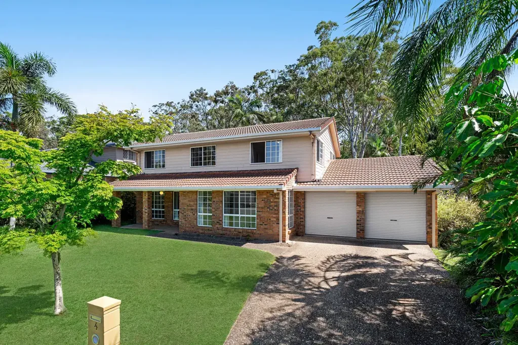 4 Peacock Court, Birkdale, QLD 4159