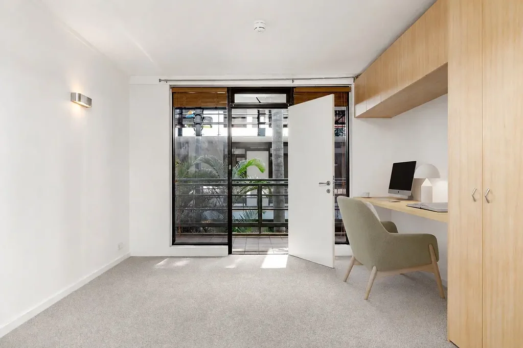 Elizabeth Bay North Facing Strata Studio in Prime Location