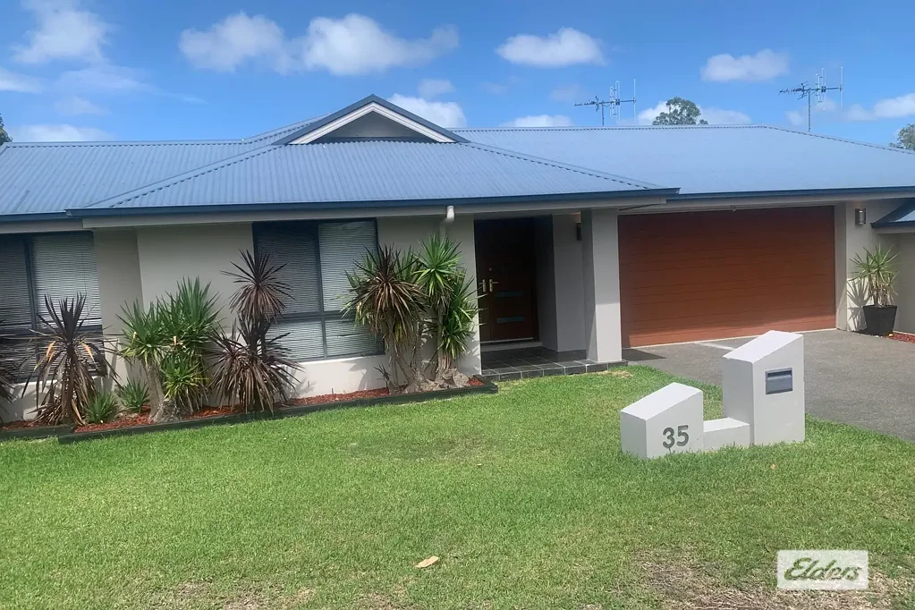 MODERN THREE BEDROOM HOUSE WITH YARD