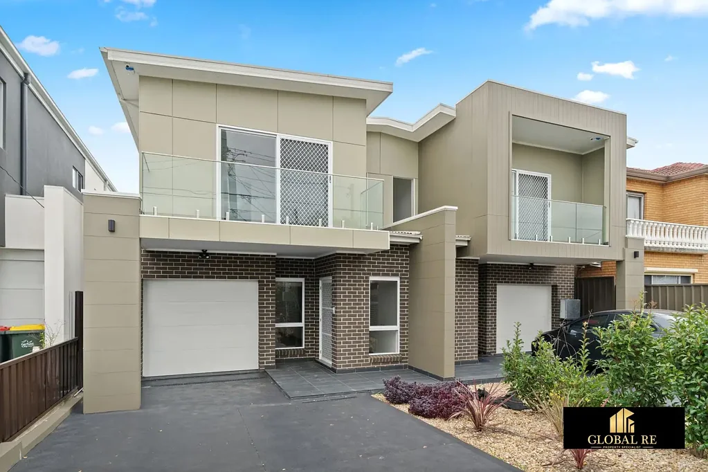 Spacious 5-Bedroom Duplex – Ideal Family Living