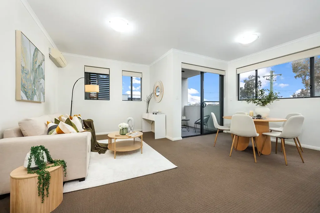 Bright, Spacious & Superbly Located