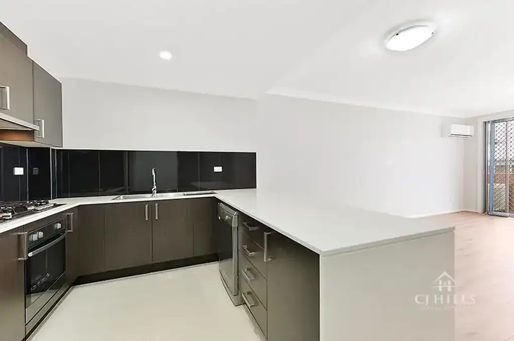 Prospect 2Phòng ngủ Top Floor Apartment with District Views in Boutique Building