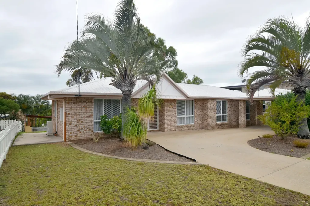 :: TAKE OVER LEASE - NEAT & TIDY LOWSET HOME IN NEW AUCKLAND!